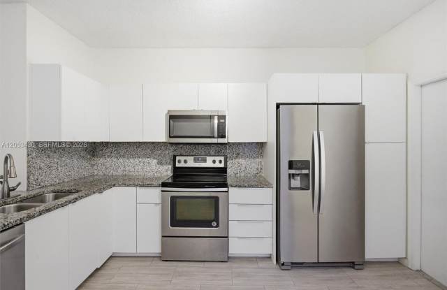 2066 Madeira Drive 2066, Weston, FL 33327 - 1916 Gallery 1