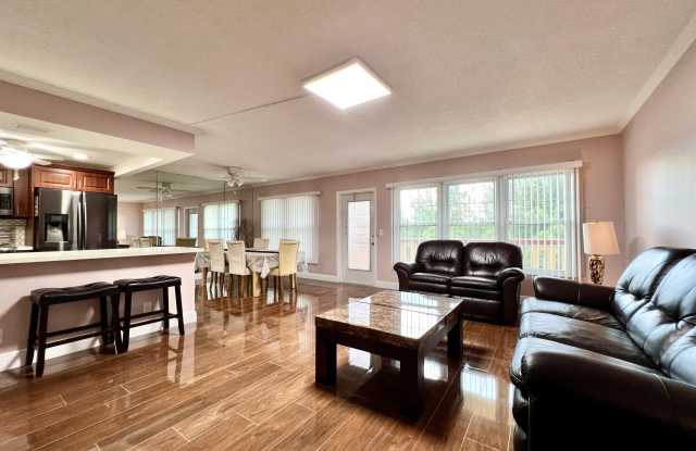 313 Wellington L photos photos