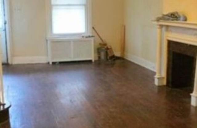 4142 North 7th Street Gallery 3