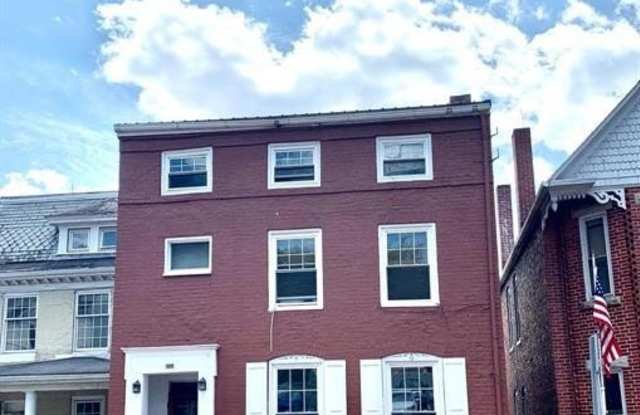 302 DECATUR Street Gallery 2