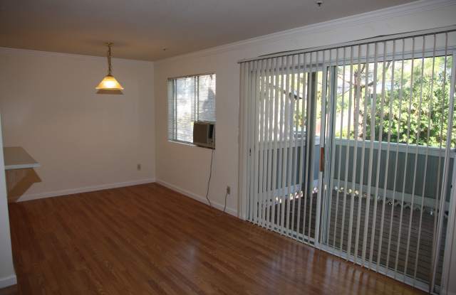 2902 Redwood Parkway photos photos