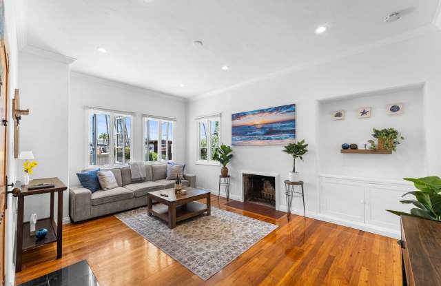 Charming 2 Bed 1 bath "fully furnished monthly rental" in La Jolla Village. photos photos