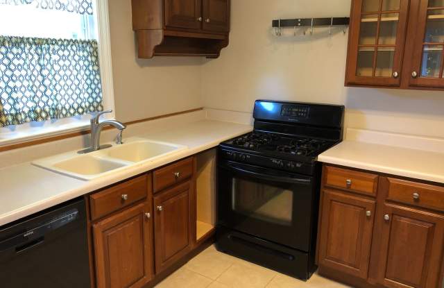 Well Maintained 3Bed/2Bath Single Family HUGE Backyard! - 148 South Cedar Street, Palatine, IL 60067 Well Maintained 3Bed/2Bath Single Family HUGE Backyard! - 148 South Cedar Street, Palatine, IL 60067