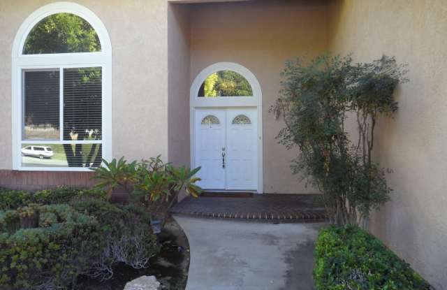 2 Story Cul-De-Sac 4 BD 3 BA 3 Car Garage Gallery 4