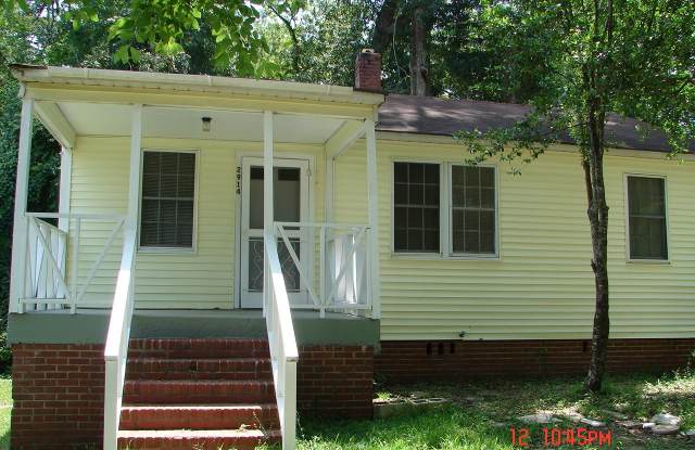 Comfy 3/1 Home in Marianna near Wynn Street Park Gallery 1