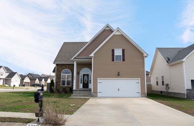 Pet Friendly Three Bedroom with Bonus! photos photos