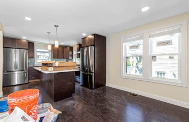 TUFTS 5 bed 5.5 bath - Available 6/1 photos photos