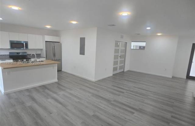 568 NW 7th St photos photos 568 NW 7th St photos photos