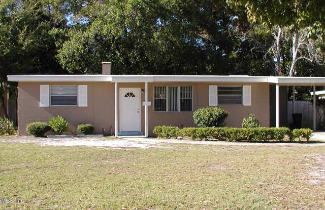 2500 CONGAREE Drive W photos photos
