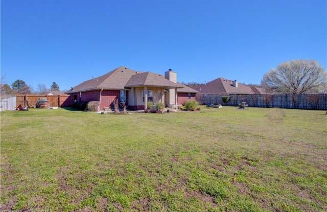 6806 Red Bud  DR Gallery 4