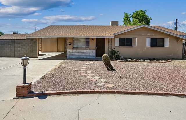 35TH AVE  BUTLER, LARGE LOT 3 BED 2 BATH - 8436 North 36th Drive, Phoenix, AZ 85051