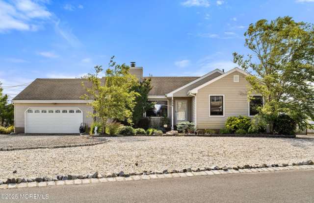 466 E Bay Avenue photos photos