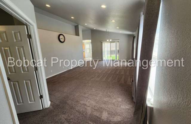 1001 Hillside Dr Gallery 3