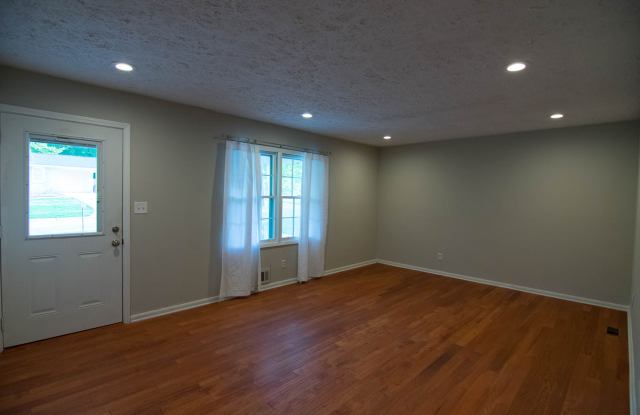 202 Porter Lane Gallery 2
