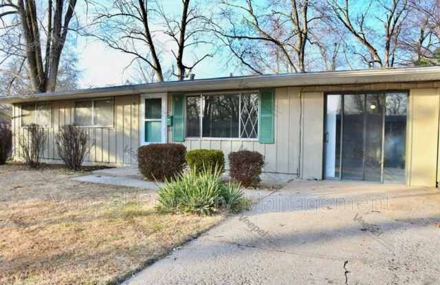 Charming 3-Bedroom Home in the Heart of Kansas City – Pet-Friendly  Move-In Ready! photos photos