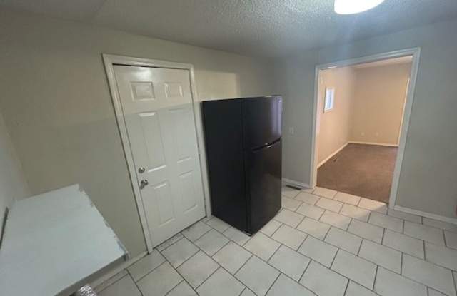 1024 S Edgemoor - 3 Bedroom, 1 Bathroom Home with 1 Car Garage - $995 Gallery 3