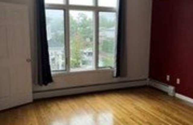 8 Hillcrest Avenue Gallery 3