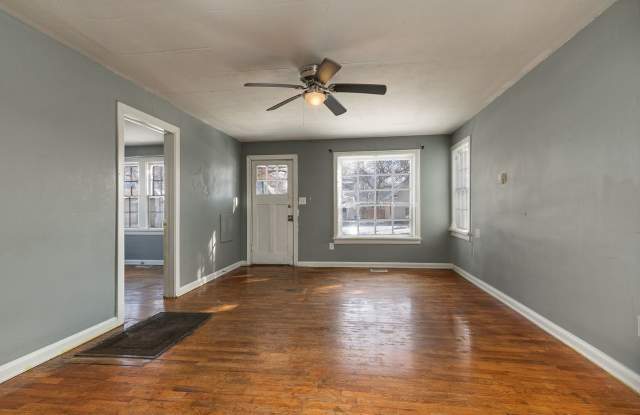 2 bed/1 bath, 850 sqft home! 917 N Grant Ave in Springfield MO. Gallery 4