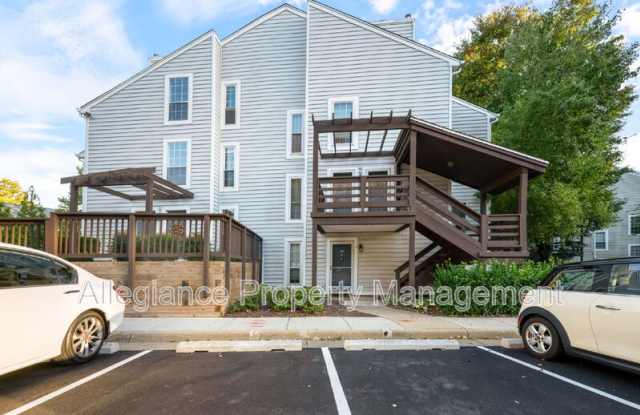 10053 Oakton Terrace Rd Gallery 1