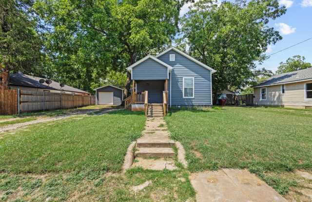 Newly Remodeled 3-Bedroom Home for Rent 902 S Montgomery, Sherman, TX Gallery 3