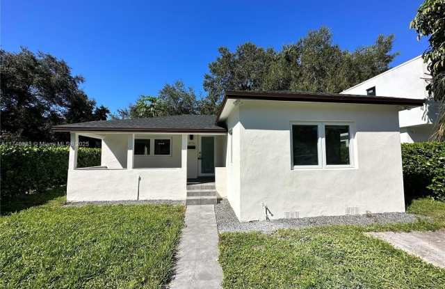 4916 Washington Dr photos photos