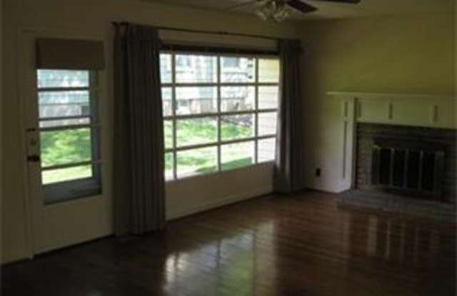 110 Woodridge Gallery 3