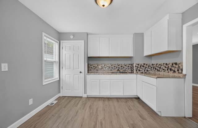 OPEN HOUSE- Wednesday, September 23rd 630pm-7pm!  Lovely 3 Bed Bungalow with Modern Updates! Gallery 3