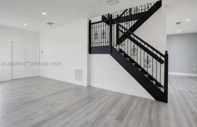 10956 NW 73rd St Gallery 3