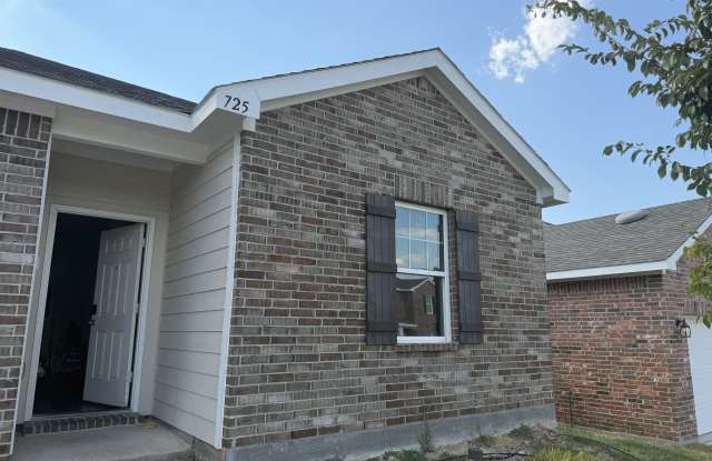 725 Yorkshire Dr Gallery 1