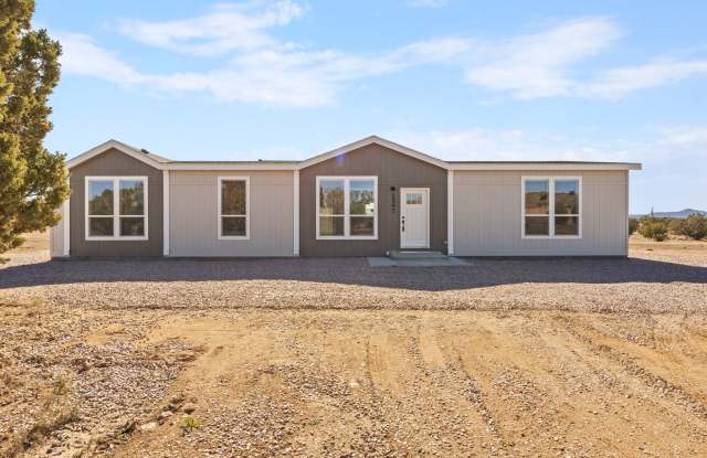 1547 East Whirlpool Drive - 1547 East Whirlpool Drive, Paulden, AZ 86334
