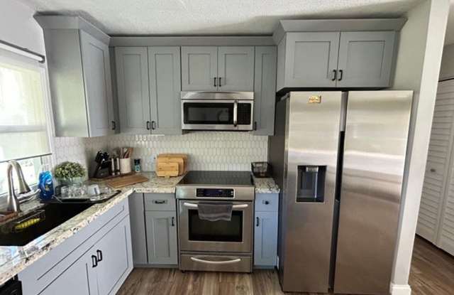 1182 SE 2nd Avenue, Deerfield Beach, FL 33441 - 1182 Southeast 2nd Avenue, Deerfield Beach, FL 33441