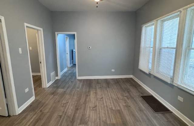 Spacious 6-Bedroom Single-Family Home Available Now | 2 Bathrooms | West Pullman | $2,800/Month Gallery 4