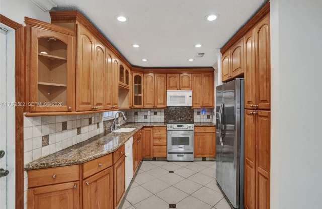 3745 Piccadilly Street 114, Hollywood, FL 33021 photos photos