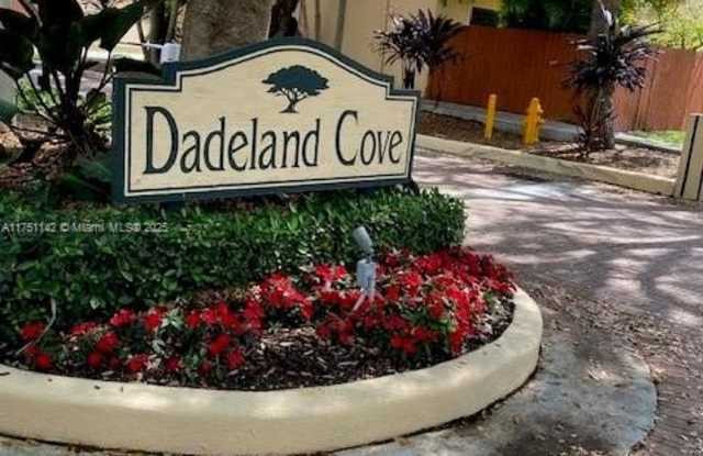 7866 SW 102 Ln - 7866 Southwest 102nd Lane, Kendall, FL 33156