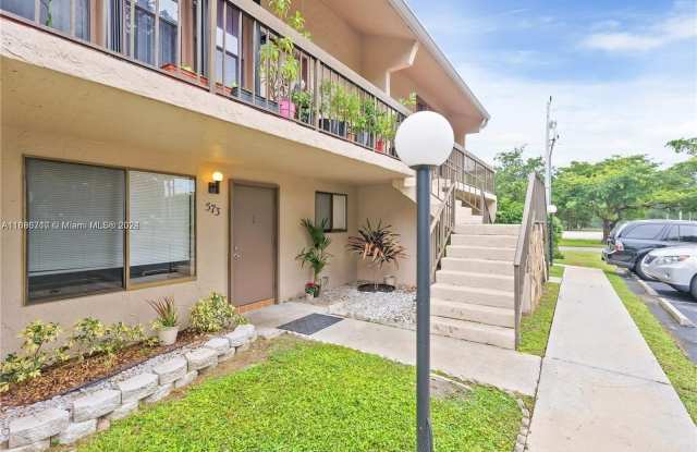573 N University Dr Gallery 2