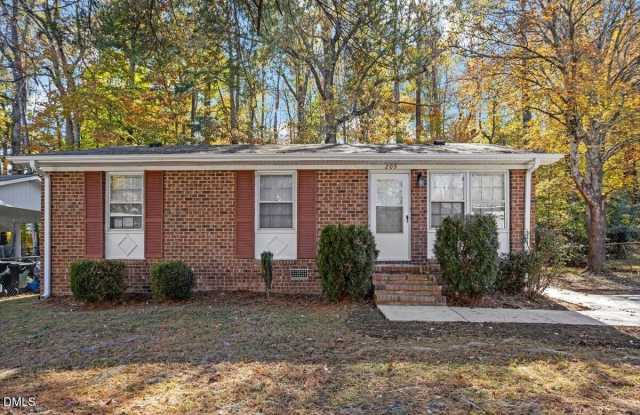 209 W Westbury Drive - 209 Westbury Drive, Oxford, NC 27565