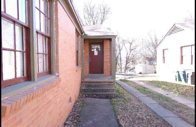 2324 S Louisiana Street Gallery 2