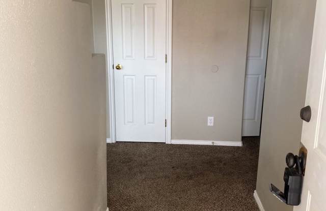 Nice updated 2 bedroom, 1 bath, 1 car garage home for rent in Ivins! Gallery 3