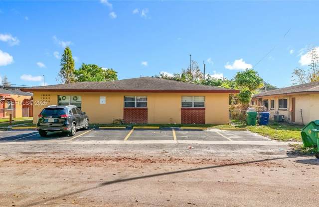 1800 NW 52nd Ave photos photos