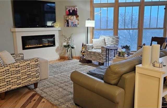 2201 Village Lane photos photos