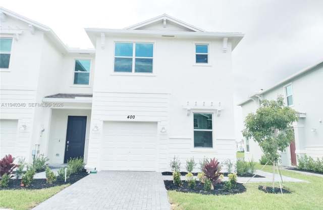 400 SE CROSSOAK LN photos photos