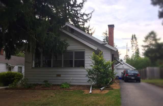 Great Location close to Clark Park! - 1207 West Daniel Street, Champaign, IL 61821