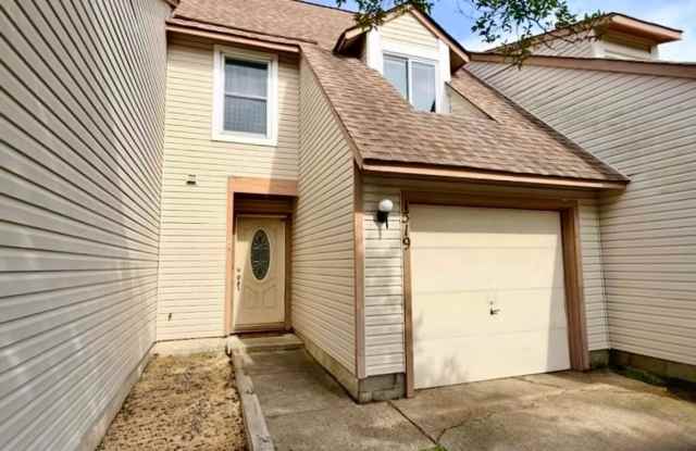 Beautifully Updated Townhome In Ocean Lakes w/Attached Garage! Available 10-02-26! Fenced Backyard & Dog Friendly! Gallery 1