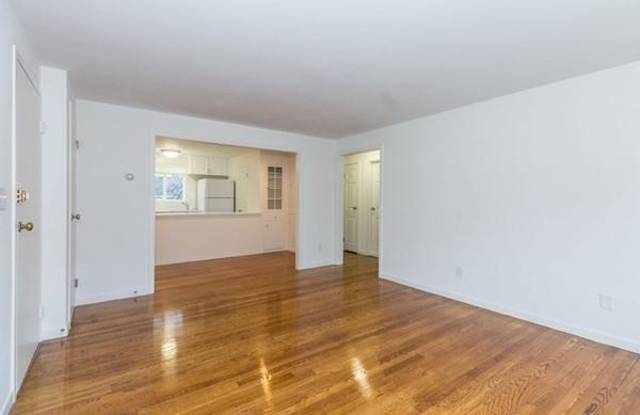 110 west emerson Gallery 4