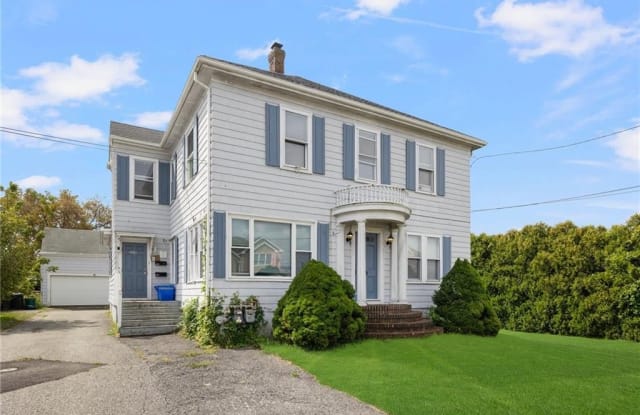 251 State Avenue - 251 State Avenue, Tiverton, RI 02878