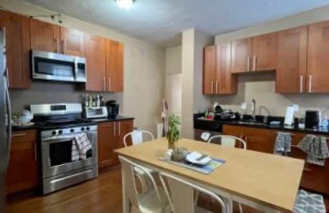 look no further….. perfect 5 bed in Allston - 21 Glenville Avenue, Boston, MA 02134