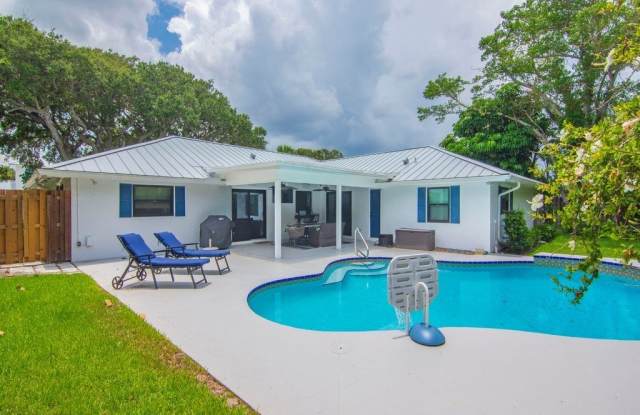 980 Clipper Road photos photos