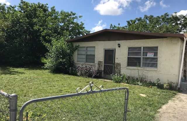 1143 Lemon Ave - 1143 Lemon Avenue, Sebring, FL 33870