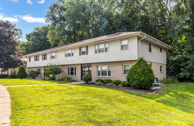7185 Euston Street - 2 photos photos