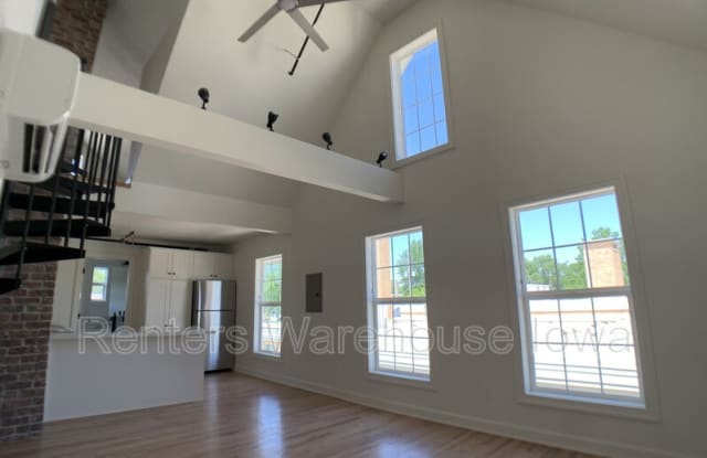 312 5th St - 312 5th Street, West Des Moines, IA 50265